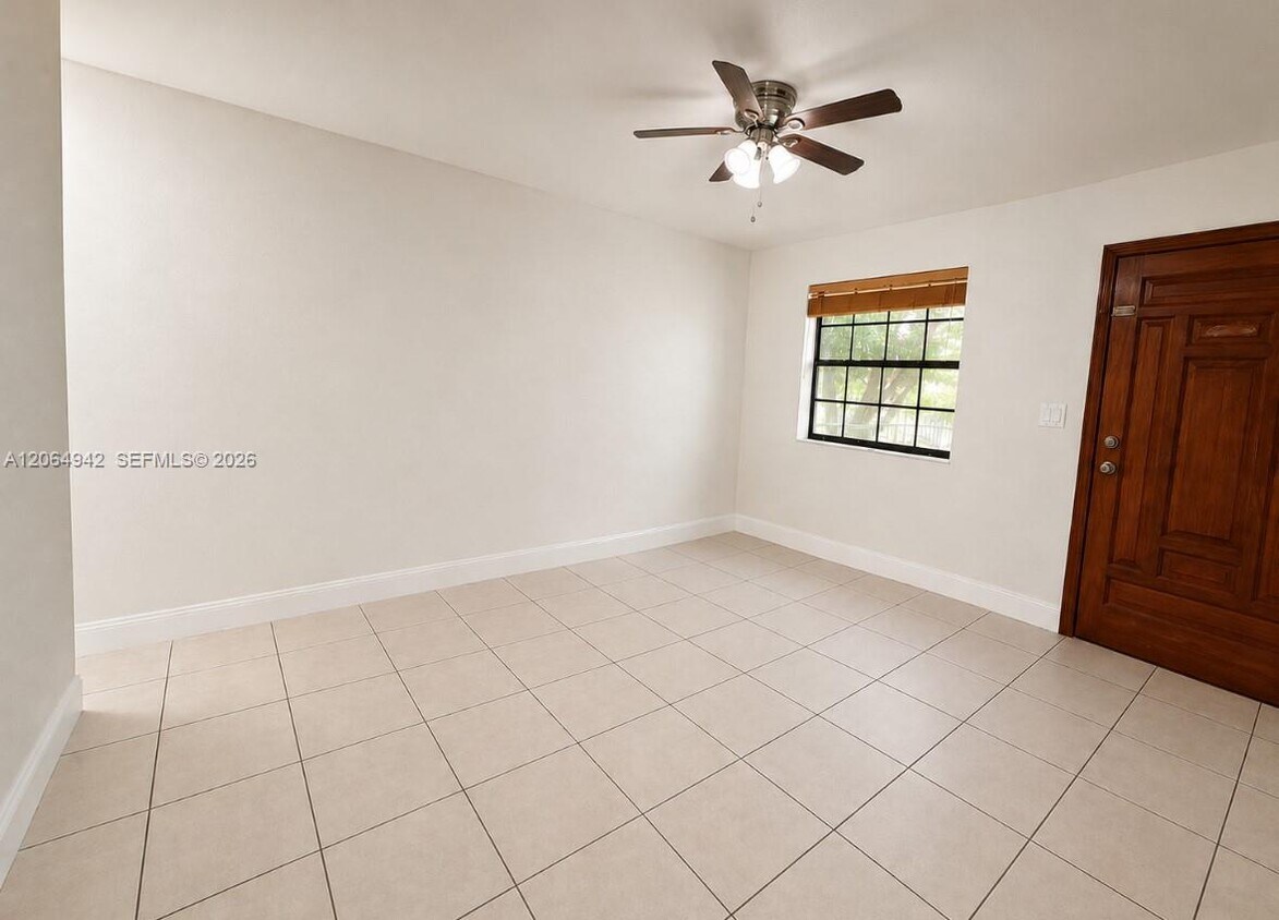 Foto del edificio - 525 SW 78th Ct