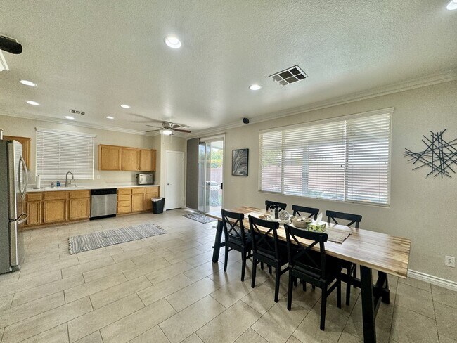 Foto del edificio - Fully Furnished Summerlin Las Vegas Rental | 4 Bedroom Home with Heated Pool & Spa | Flexible Lea...