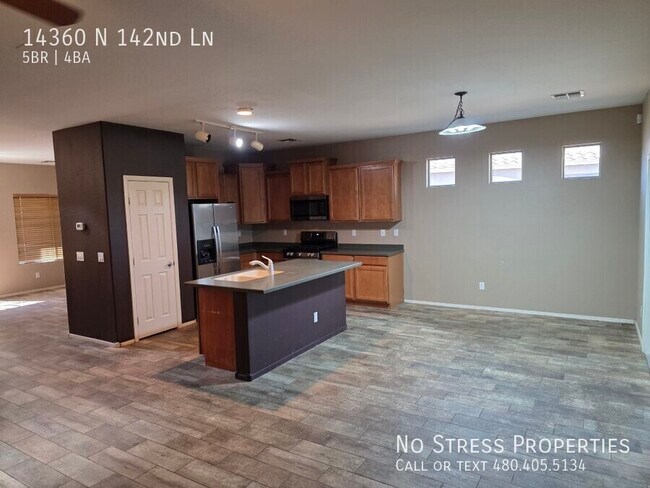 Building Photo - 14360 N 142nd Ln
