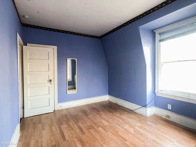 Building Photo - 4 br, 1 bath Townhome - 13 N Millbourne Ave