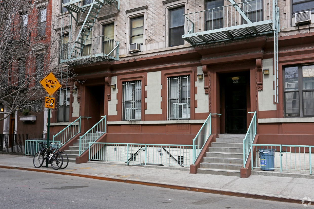 Building Photo - 535-545 E 13th St
