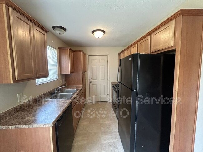 Building Photo - 1118 N Missouri Dr