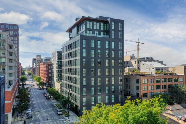 Building Photo - 900 W Washington Blvd