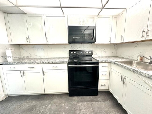 Building Photo - 250 174th St