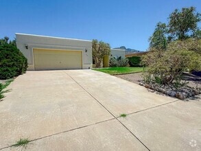 Building Photo - 544 Eagle Dr