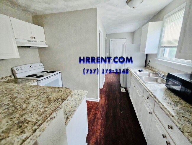 Foto del edificio - Adorably Renovated 3 Bedroom 2 Bath Single...