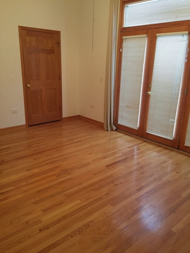 Foto del edificio - 2535 N Southport Ave