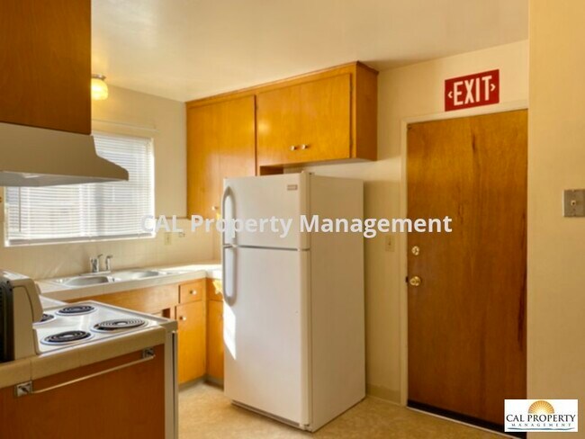 Foto del edificio - 656 Central Ave