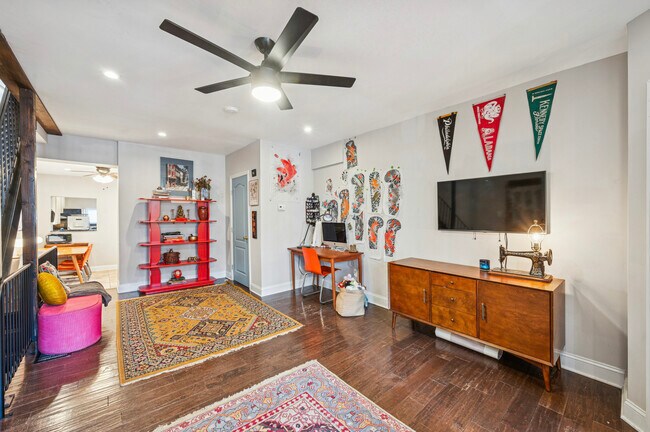 Building Photo - 2034 E Huntingdon St