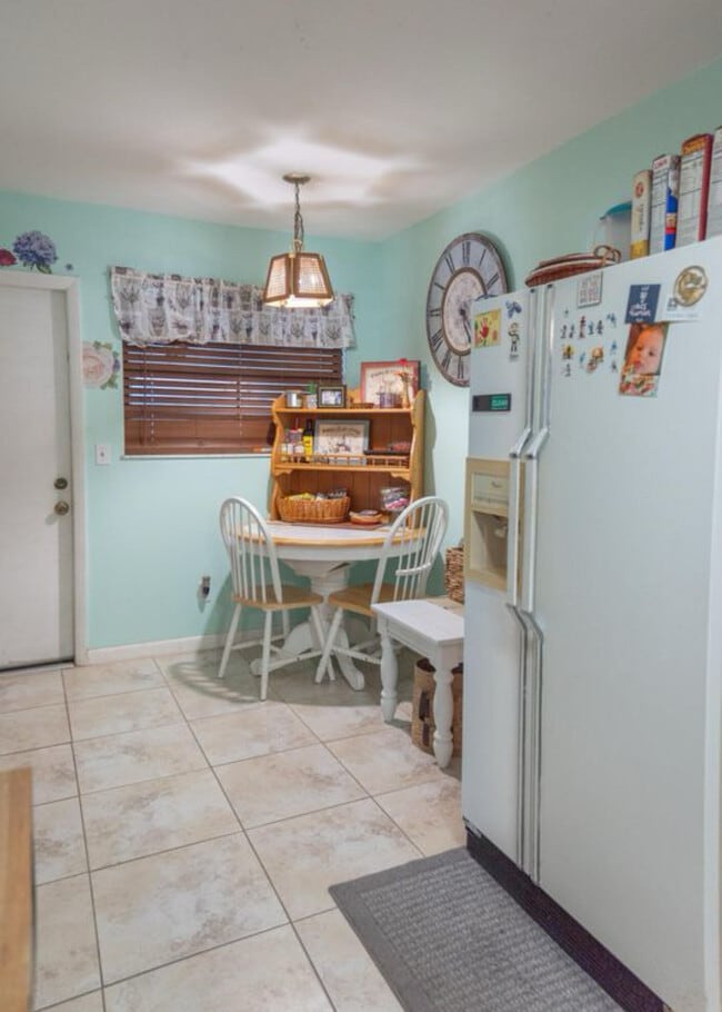 Foto del edificio - 604 Roselyn Ave