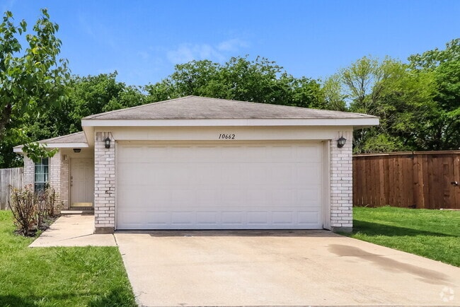 Building Photo - 10662 Flamewood Dr