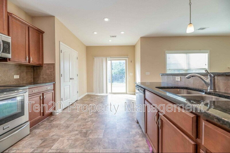 Building Photo - 5018 Lexington Ln