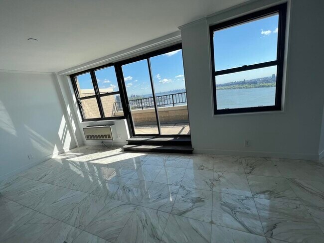 Foto del edificio - 7004 Boulevard E