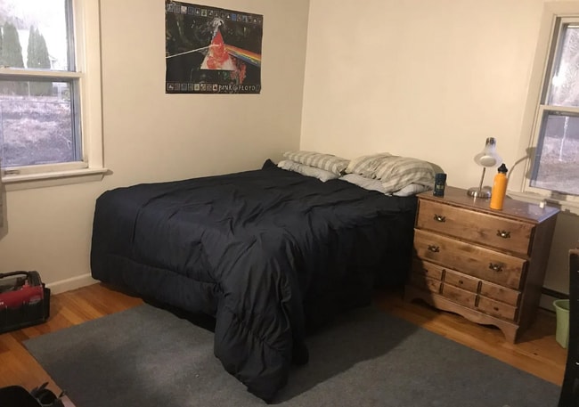 Building Photo - 106 Pondview Dr