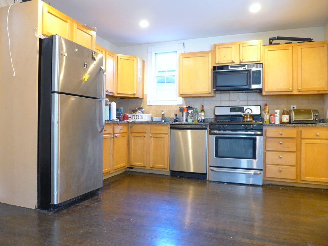 Primary Photo - 36 Calumet St