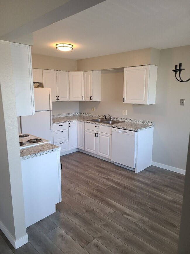 Foto del edificio - NEWLY REMODELED 2 Bed/1 Bath Apartment in Clarkston WA