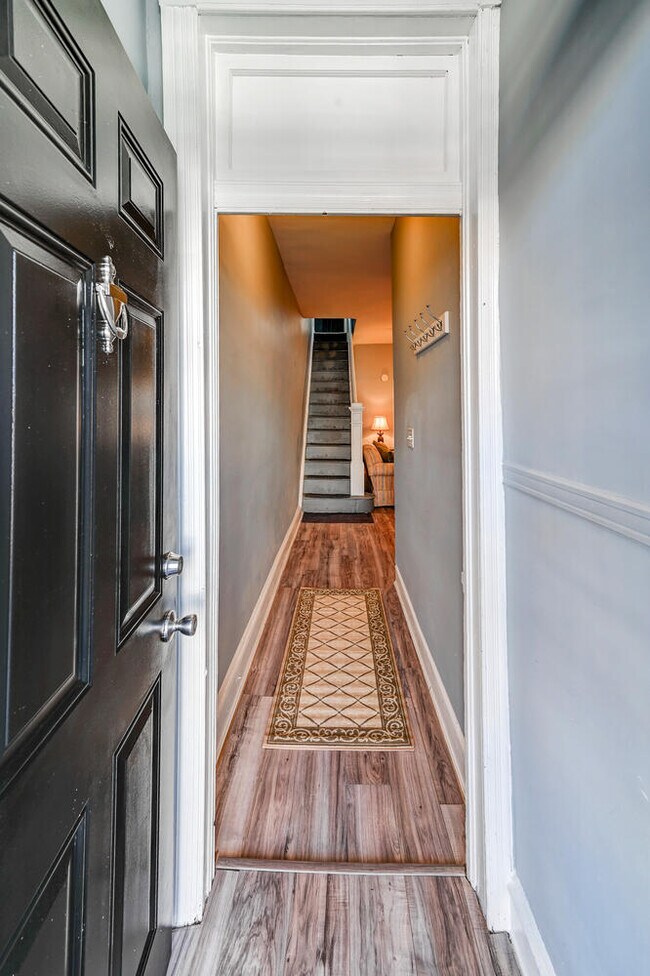Pasillo de entrada - 307 Whitridge Ave