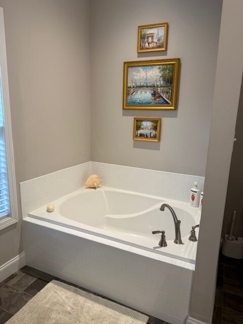 Foto del edificio - 7467 Emory Orch Ln