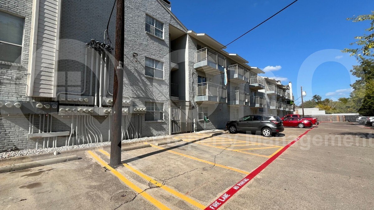 Foto principal - 4502 Gaston Ave