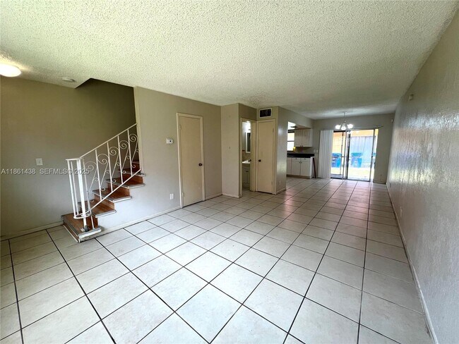 Foto del edificio - 2562 NW 52nd Ave