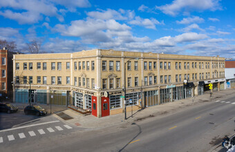 Building Photo - 2712 N Milwaukee Ave