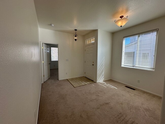 Building Photo - Charming NW Reno Home
