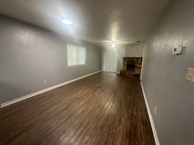 Building Photo - 3206 Ginger Dr