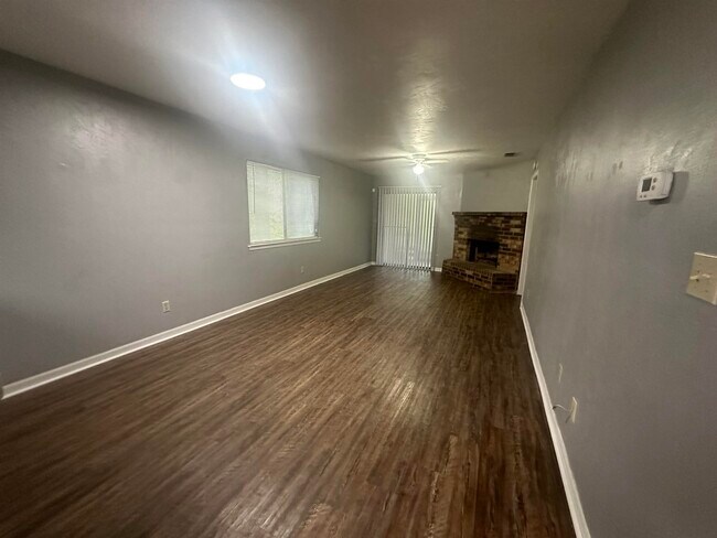 Foto del edificio - 3206 Ginger Dr