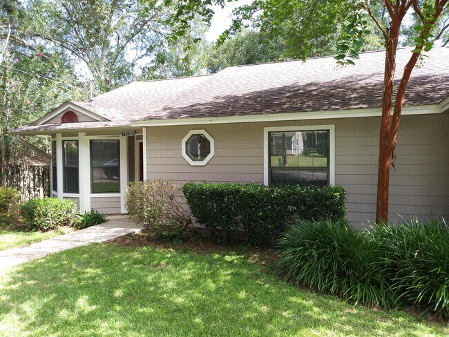 Building Photo - 1615 Akridge Dr