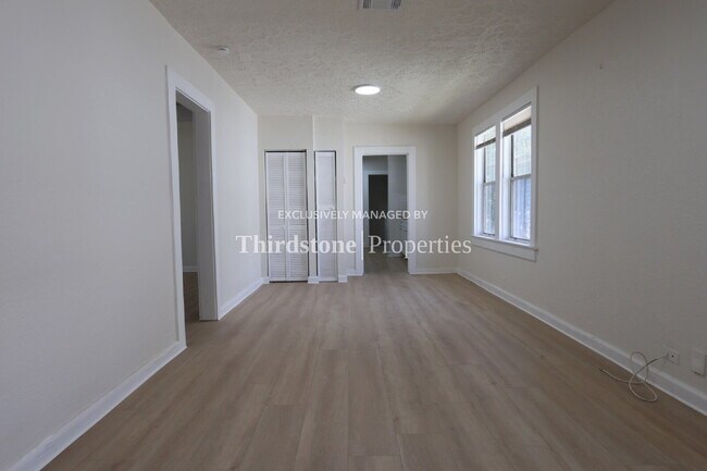 Building Photo - 1502 Fairfax St