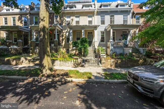 Foto del edificio - 625 Princeton Pl NW