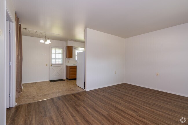 1 dormitorio, 1 baño - Sala de estar - Sontra Evansville Apartments