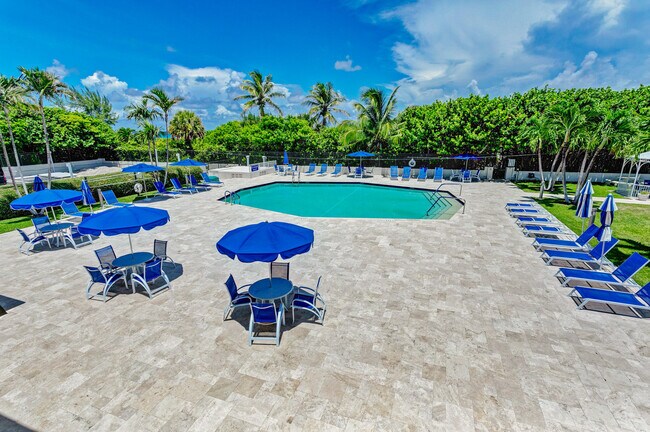 Foto del edificio - 145 S Ocean Ave