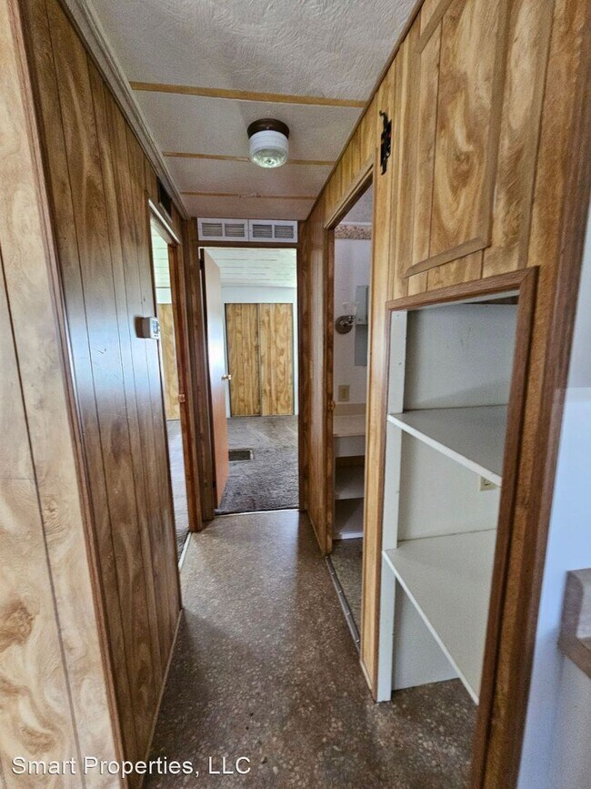 Building Photo - 2 br, 2 bath House - 507 Oak Rdg W