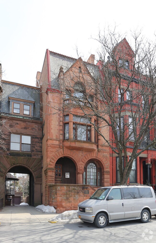 28 Willett St, Albany, NY 12210 Apartments Albany, NY