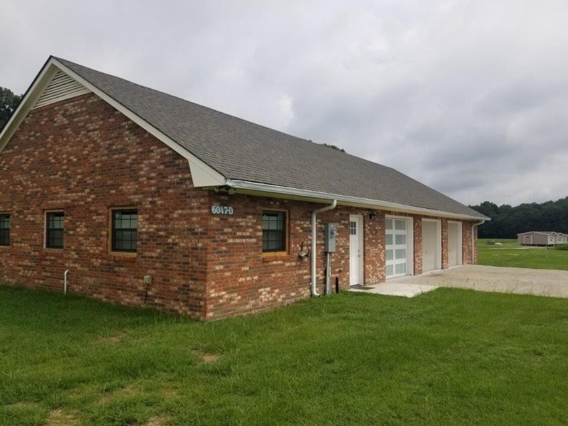 Primary Photo - 6047-D Wayne Memorial Drive