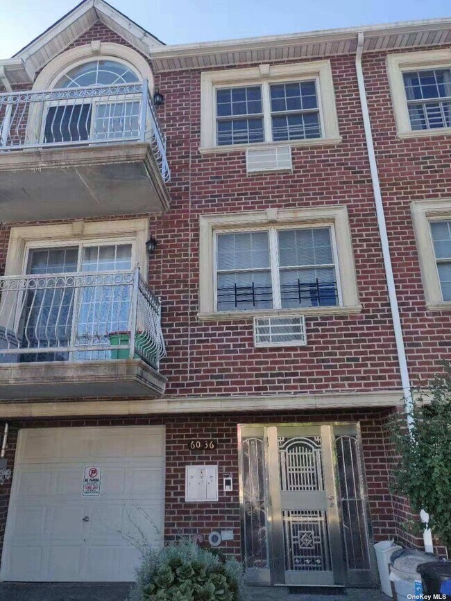 Foto del edificio - 60-36-60-82 82nd St