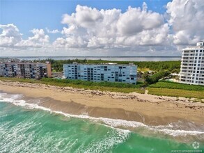 Building Photo - 10102 S Ocean Dr