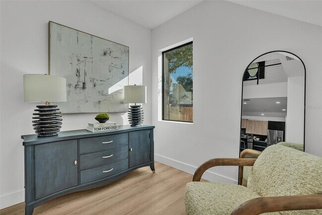 Foto del edificio - 3175 10th Ave N