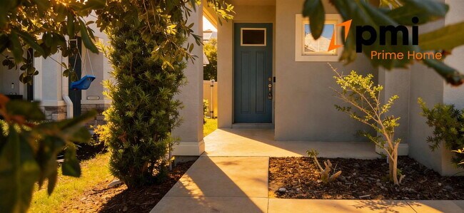 Building Photo - Charming & Spacious Home in one of Clermont’s most desirable neighborhoods.