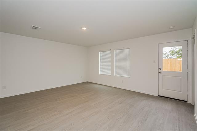 Building Photo - 1129 Tufted Dr