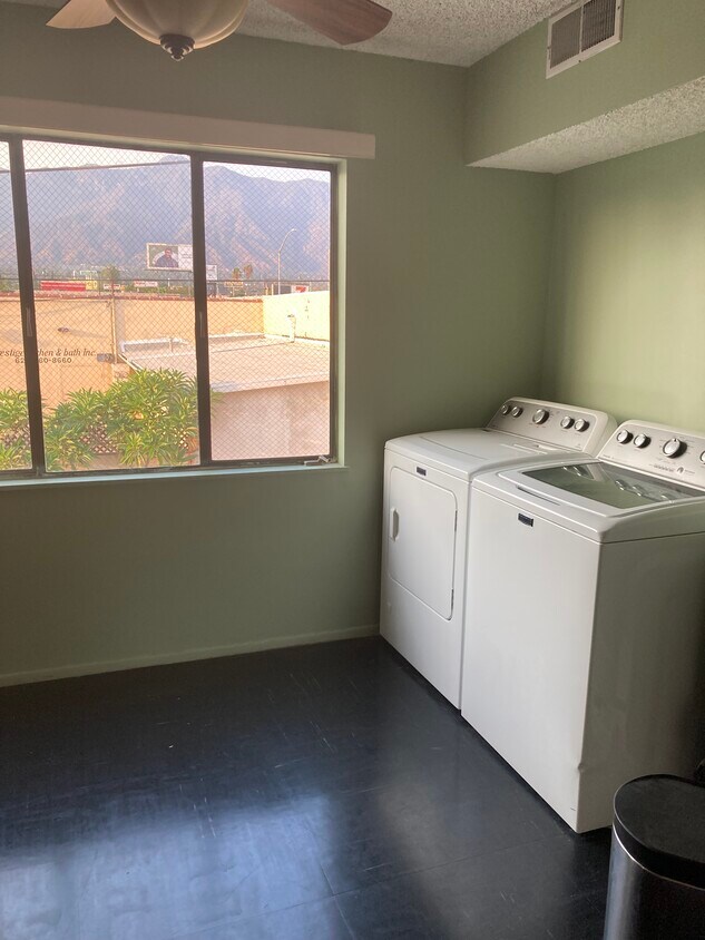 Washer Dryer - 259 S Rosemead Blvd