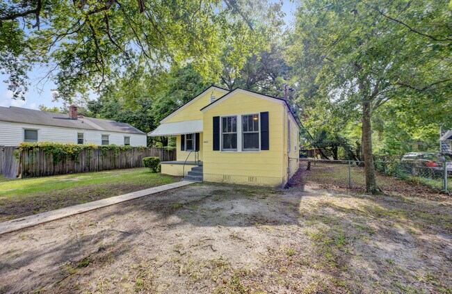 Building Photo - 2612 Wye Ln