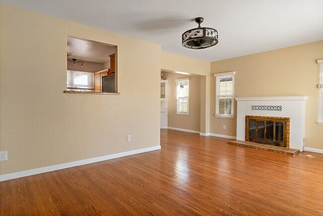 Building Photo - 152 Palm Ct Dr