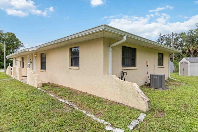 Foto del edificio - 284 Lomond Dr