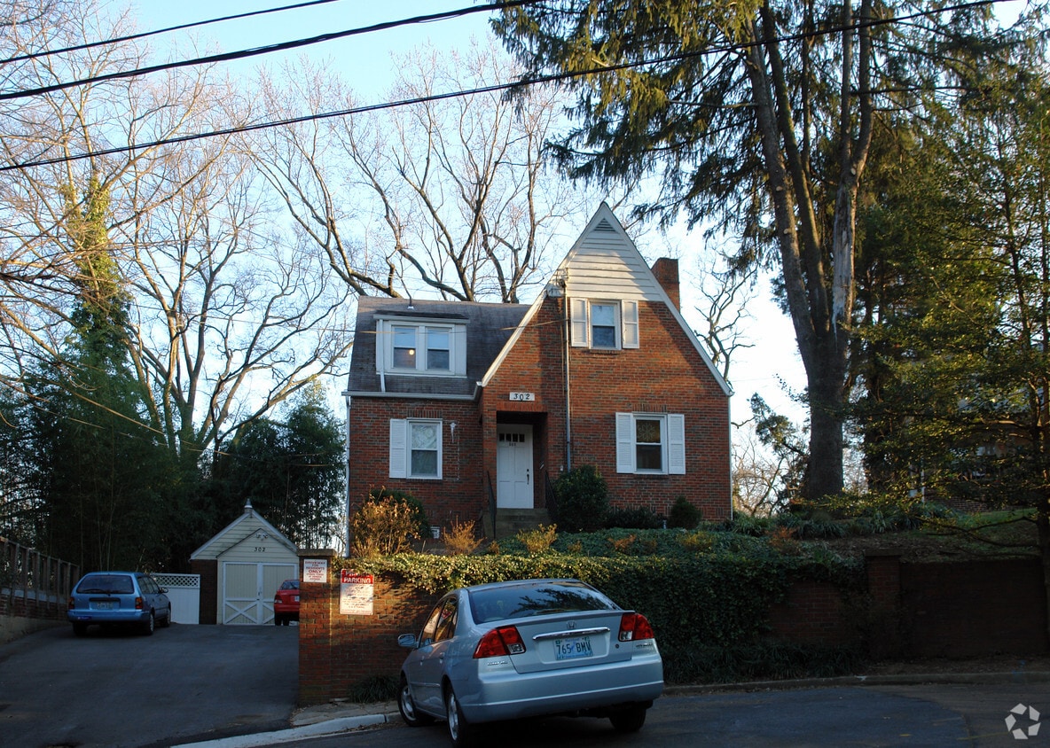 Building Photo - 302 Patterson Ct