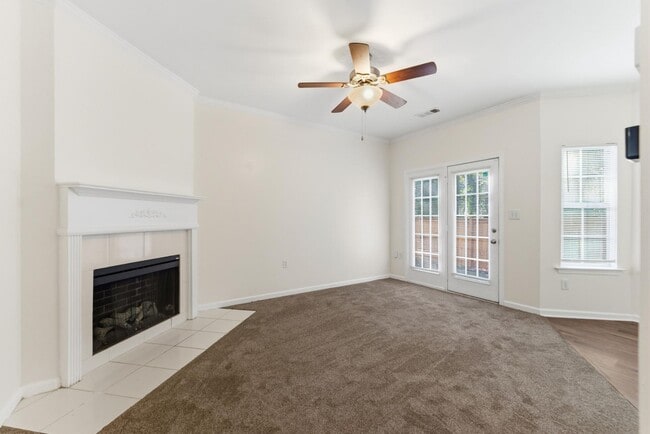 Building Photo - 2522 Laurel Cir NW