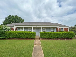 Building Photo - 848 Rasco Rd W