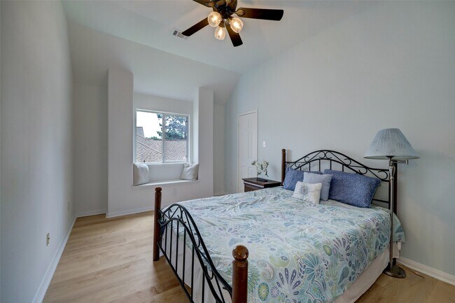 Foto del edificio - 8403 Silver Lure Dr