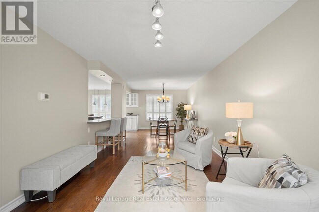 Building Photo - 438 Claremont Crescent